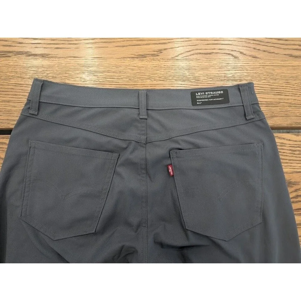 Levi's 511 Men's 32x30 Slim Fit Tech Performance Stretch Pants Gray Zip Pocket
